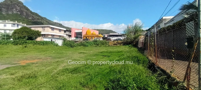 Port Louis Les Salines Cassis Terrain résidentiel de 452 toises. Prox M1. (Mandat exclusif)