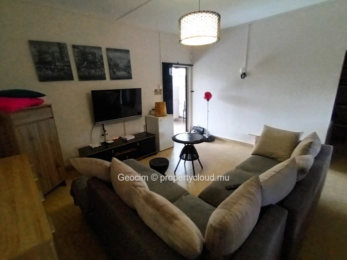 Ebène fully furnished 4 berdrooms house. Plot of land 509 sqm. Available now. (Sole Mandate)