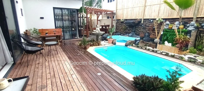 Tamarin Blackrock fully furnished modern 3 bedrooms house. Terrace. Swimmingpool. Plot of land314 sqm. (Sole Mandate)