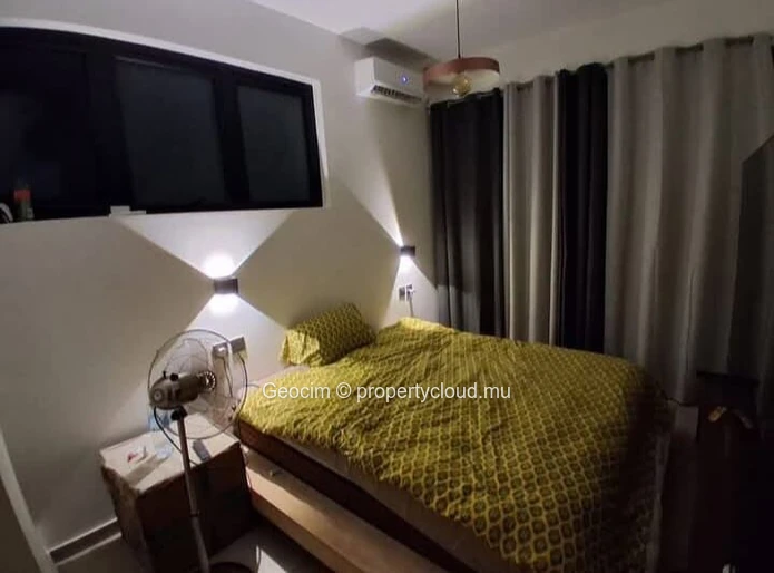 Flic en Flac Morc Palmyre fully furnished recent 3 bedrooms house. Parking. Swimmingpool. Roof Top. Private garden. (Sole Mandate)