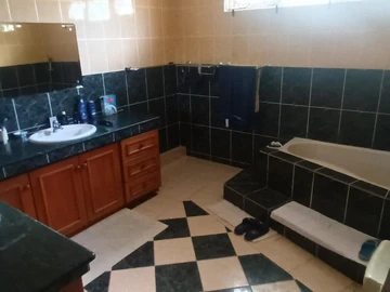 7 Bedroom House