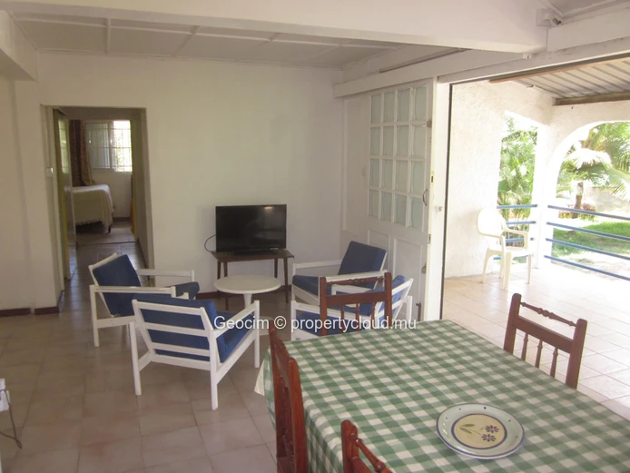 Grand Baie fully furnished 2 bedrooms house. Plot of land 225 toises. (Sole Mandate)