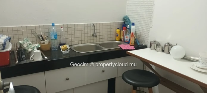 Port Louis down town Close to "Jardin de la Compagnie" office on rent 53 sqm. Toilet. Kitchen. One parking. Available... (Sole Mandate)