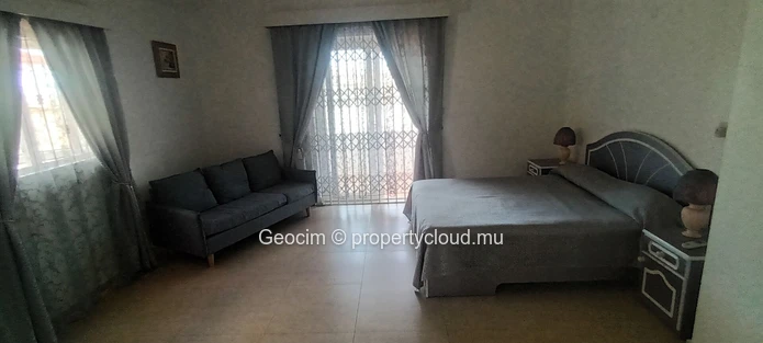 Albion Morc de Chazal Maison de 5 càc 3 sdb bureau Garage Parking sur 265 toises terrain clos. Piscine. (Mandat exclusif)