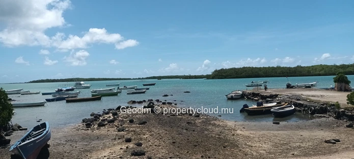 St Antoine In a gated communtity located at 500 from the sea Residential Plot of Land 5780 sqm. Delivered authorizati... (Sole Mandate)