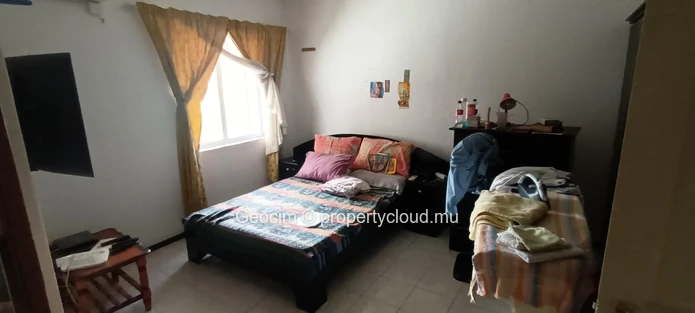 Sodnac Quatre Bornes fully furnished 6 bedrooms house. Freehold plot of land 475 sqm. (Sole Mandate)