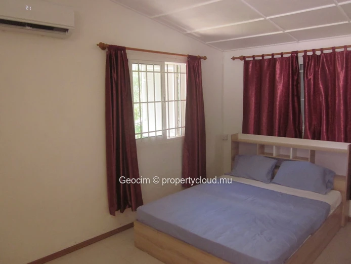 Grand Baie fully furnished 2 bedrooms house. Plot of land 225 toises. (Sole Mandate)