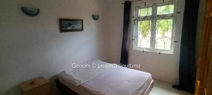 Flic en Flac Morc Safeland 1 walking distance to beach and shop fully furnished 7 bedroom house. Terreces. Parking. P... (Sole Mandate)