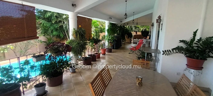 Albion Morc de Chazal Maison de 5 càc 3 sdb bureau Garage Parking sur 265 toises terrain clos. Piscine. (Mandat exclusif)