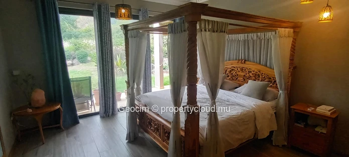 Petite Rivière Noire Domaine de Palmyre Balinese-inspired furnished 3 bedrooms house. Office. Meditation room. Pool. ... (Sole Mandate)