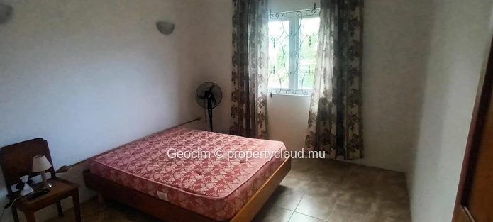 Flic en Flac Morc Safeland 1 walking distance to beach and shop fully furnished 7 bedroom house. Terreces. Parking. P... (Sole Mandate)