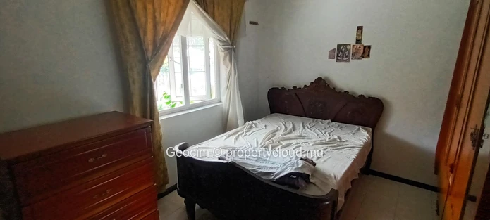 Sodnac Quatre Bornes fully furnished 6 bedrooms house. Freehold plot of land 475 sqm. (Sole Mandate)